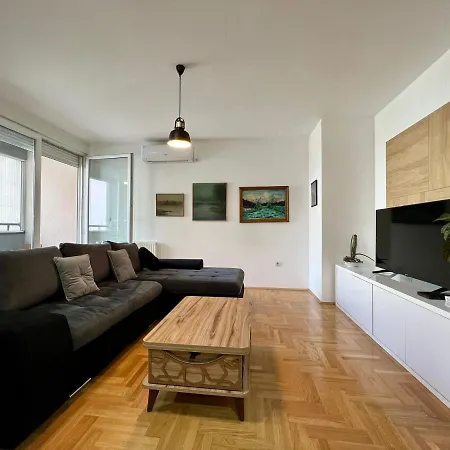 Apartament Fully Equipped 2br Center - 10 Min Walk