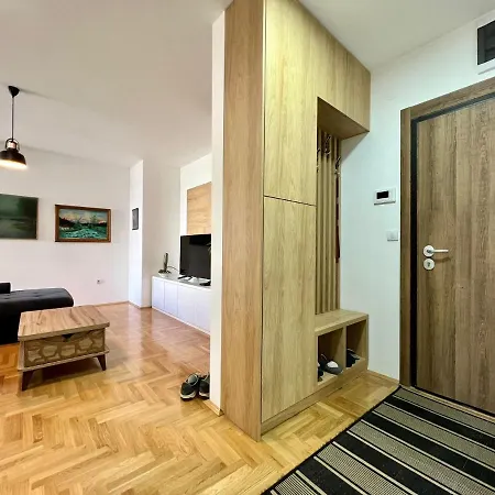 Fully Equipped 2br Center - 10 Min Walk * Nowy Sad